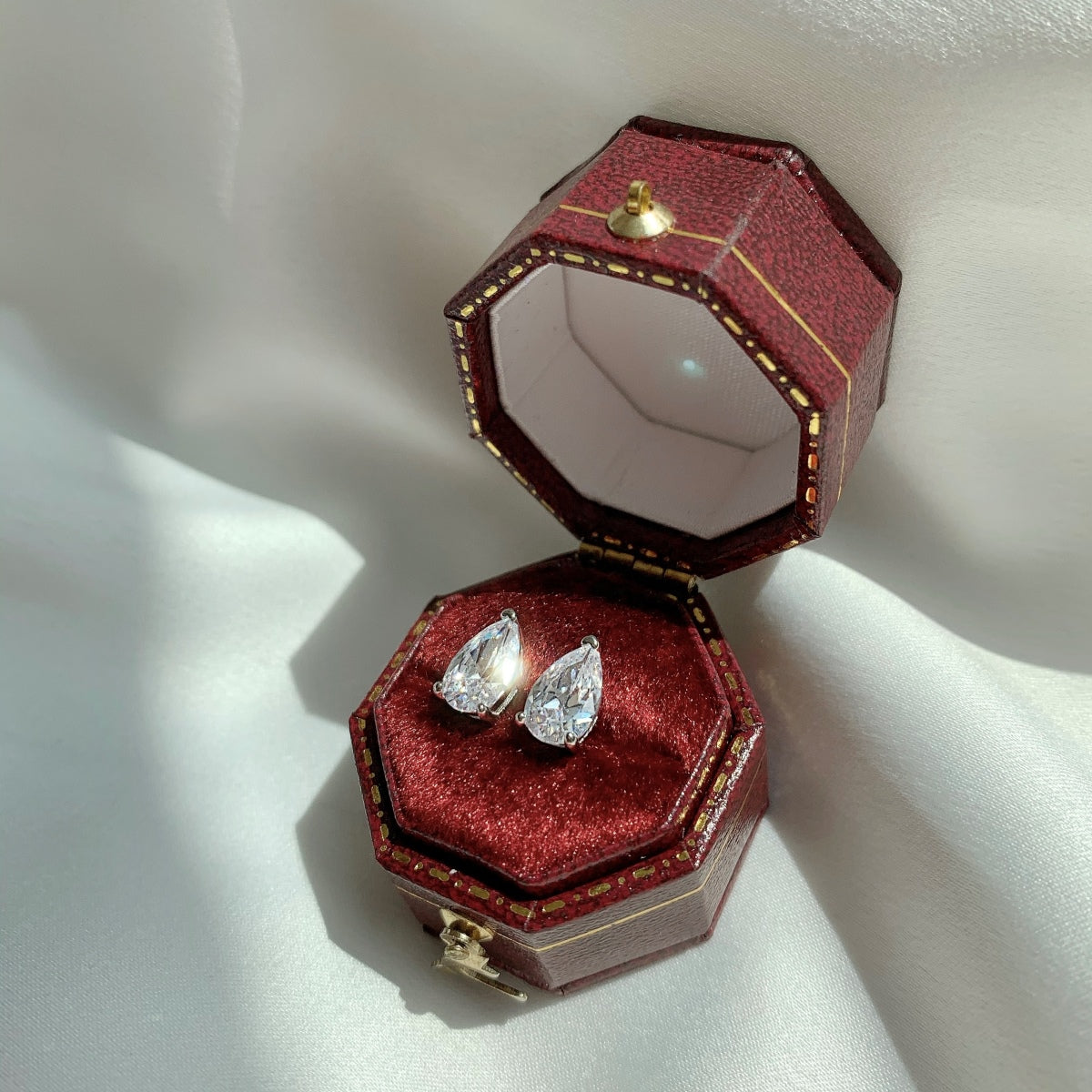 [Kincade Jewelrys]Ornate Water Drop Shape Earrings