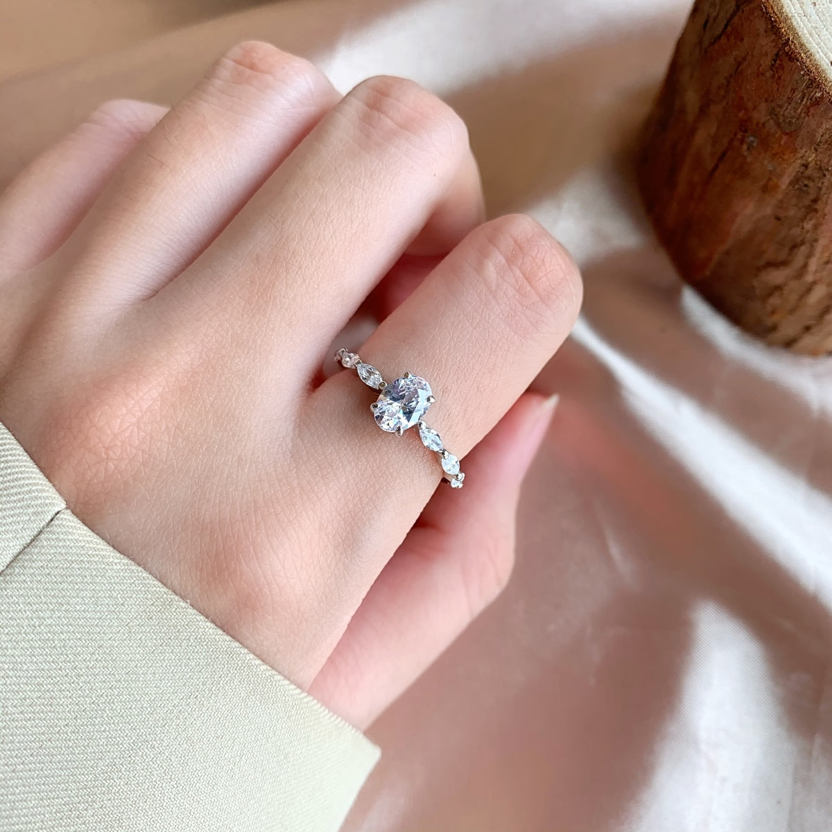 [Kincade Jewelery]0.75 Carat Luxurious Vibrant Elongated Cushion Cut Daily Ring