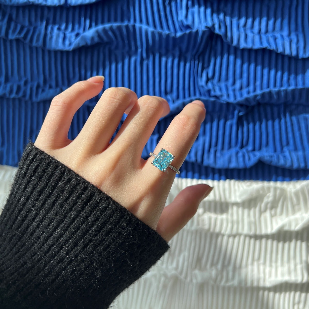 [Kincade Jewelery]4.0 Carat Luxurious Engagement Ring