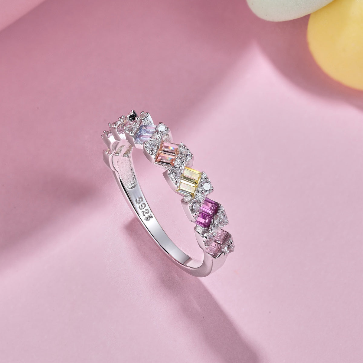 [Kincade Jewelrys]Delicate Vibrant Emerald Cut Daily Ring