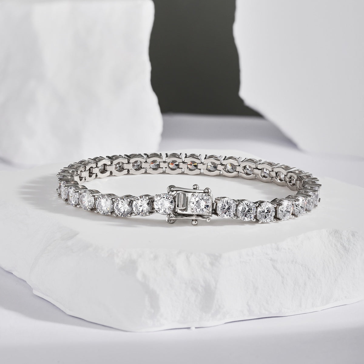 [Kincade Jewelery]Ornate Sparkling Round Cut Wedding Bracelet