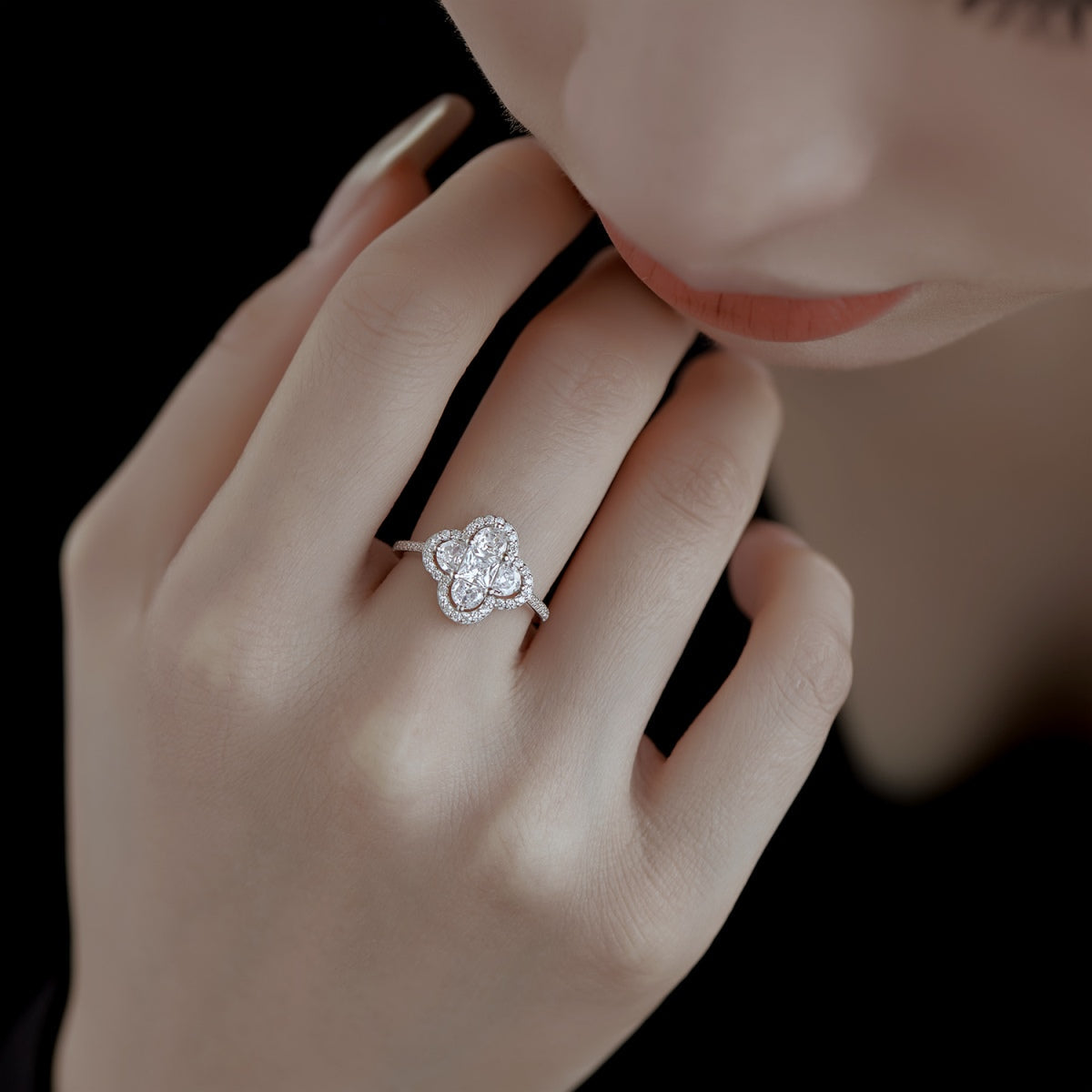 [Kincade Jewelrys]Luxurious Eternity Flower Shape Banquet Ring