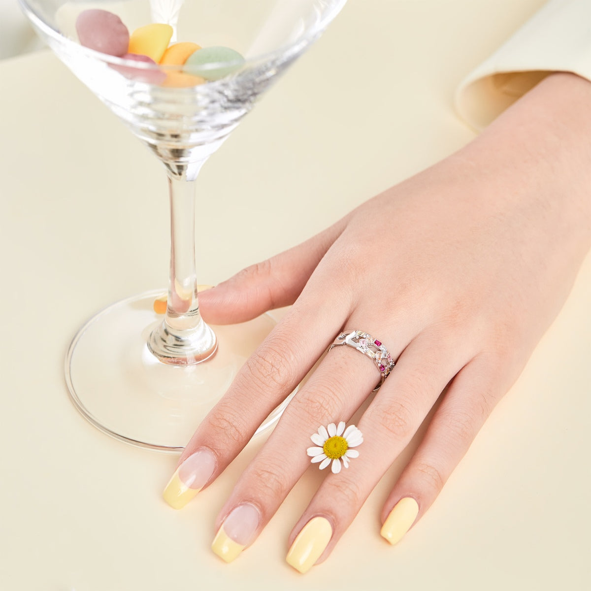 [Kincade Jewelery]Sparkling Vibrant Emerald Cut Daily Ring