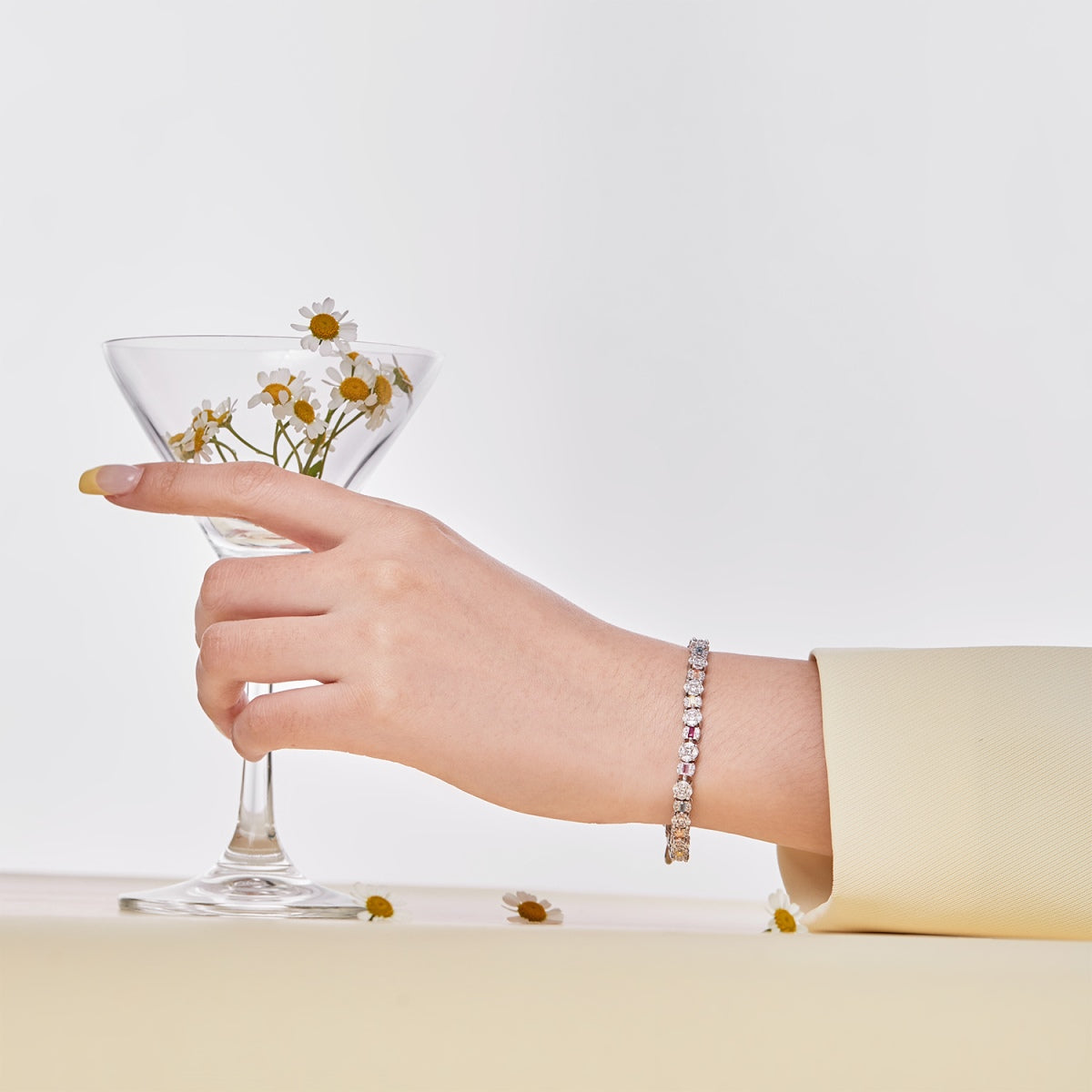 [Kincade Jewelery]Dazzling Radiant Multi Cut Daily Bracelet