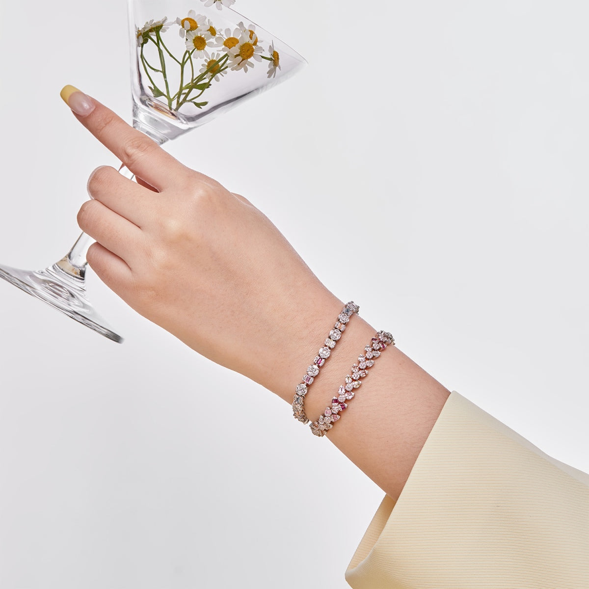 [Kincade Jewelrys]Dainty Exquisite Flower Shape Daily Bracelet