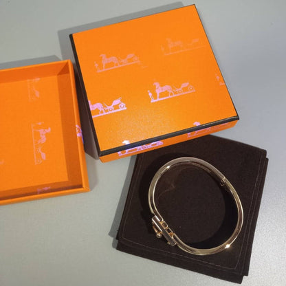 [Kincade Jewelery]H CLOUD BLUE BRACELET