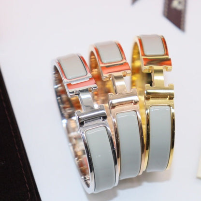 [Kincade Jewelery]H LIGHT BLUE BRACELET