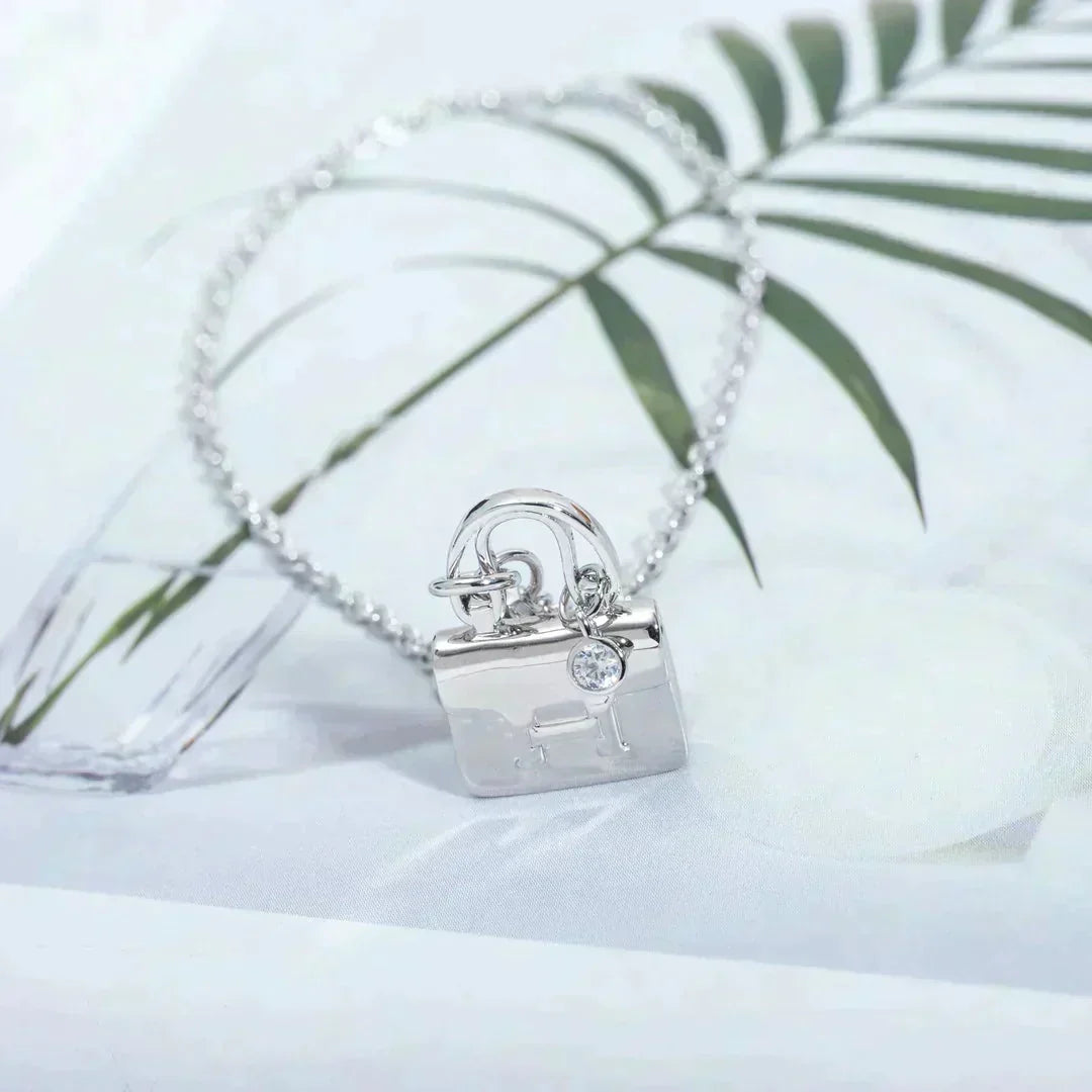 [Kincade Jewelery]AMULETTE PEDANT SILVER NECKLACE