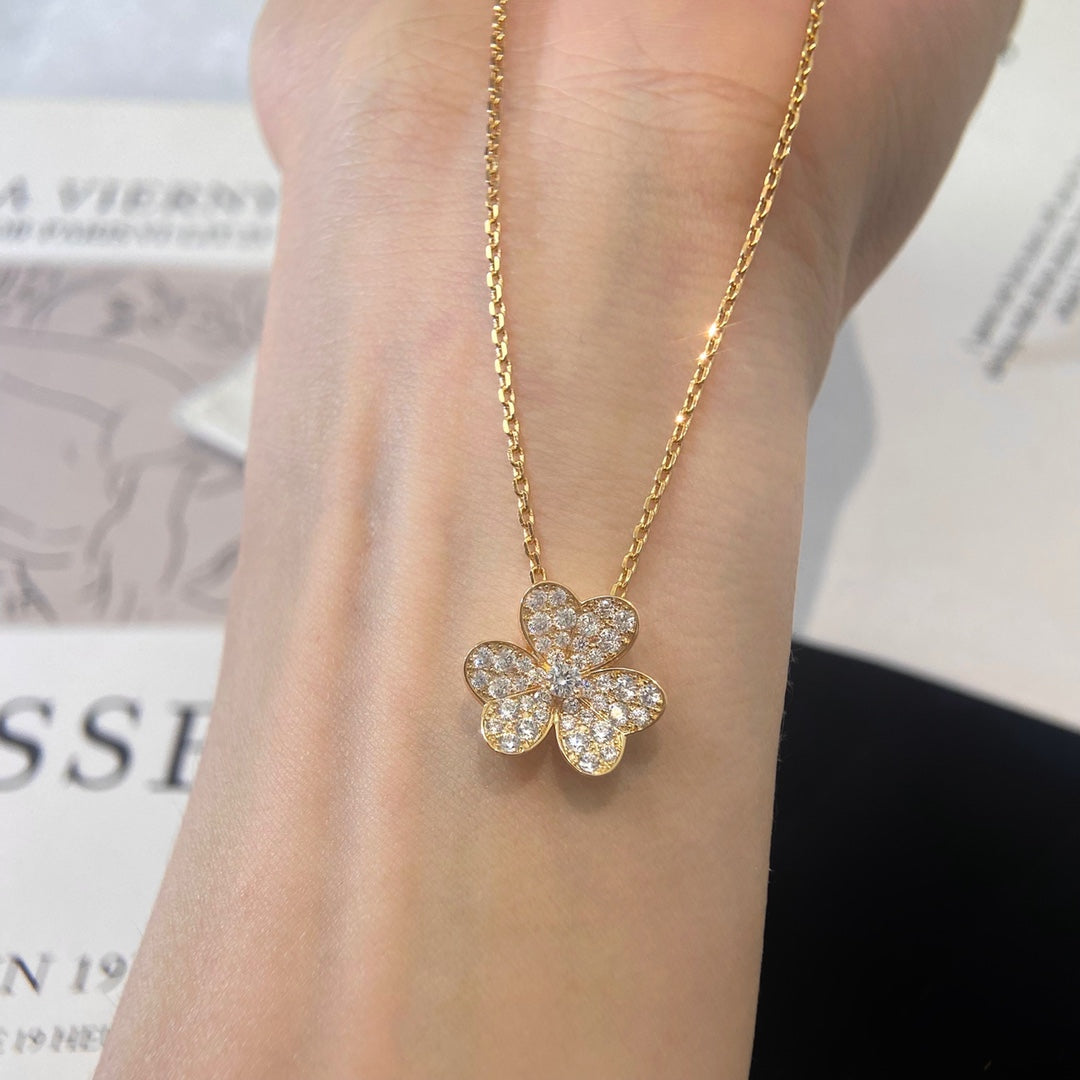 [Kincade Jewelery]FLOWER DIAMOND NECKLACE