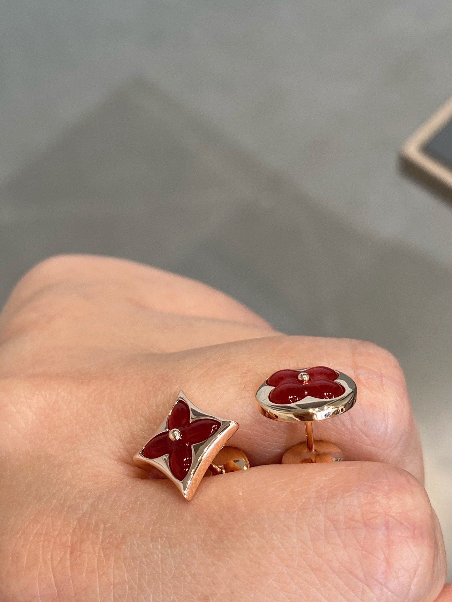 [Kincade Jewelery]STAR AND SUN PINK GOLD CARNELIAN STUD EARRINGS