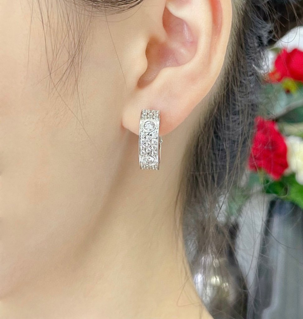 [Kincade Jewelery]LOVE 5.5MM DIAMOND PAVED EARRINGS