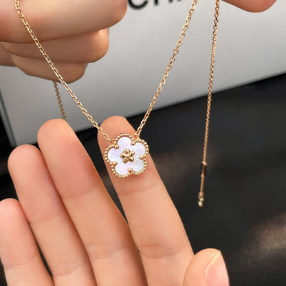 [Kincade Jewelery]LUCKY  WHITE MOP  PLUM BLOSSOM NECKLACE